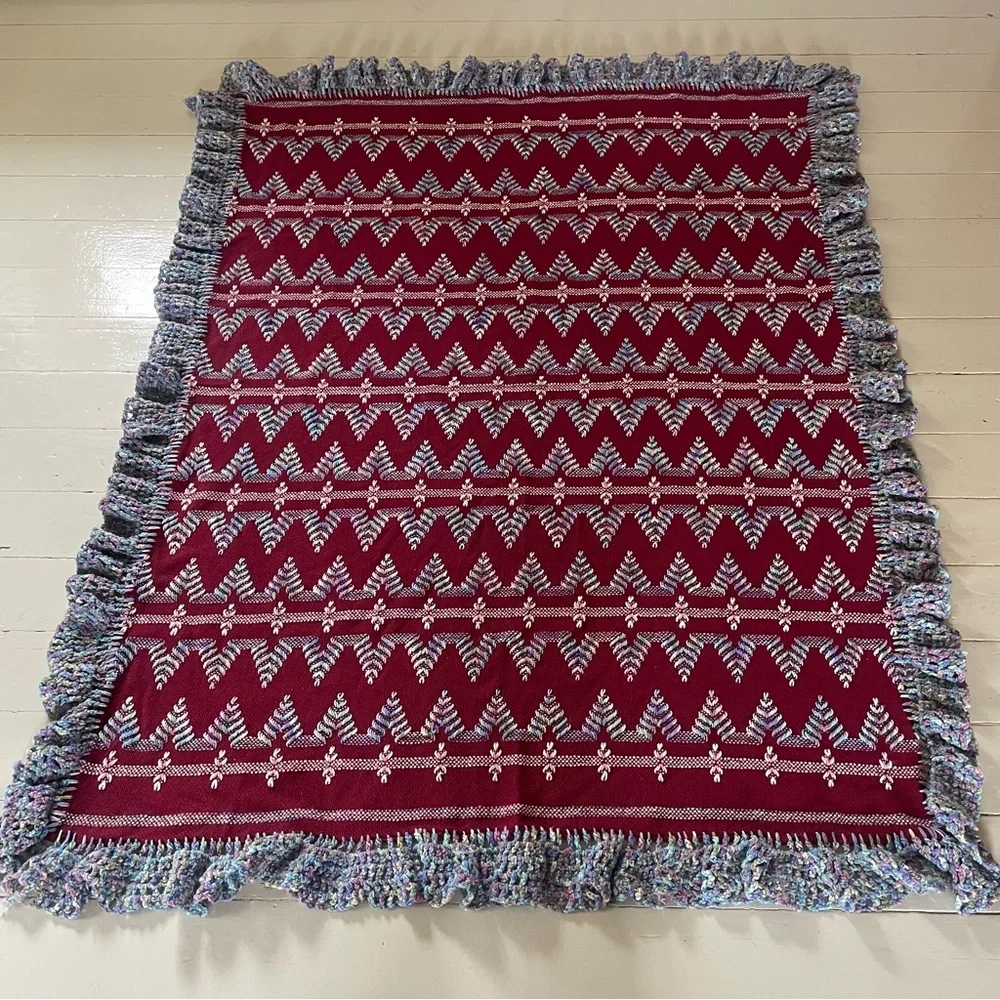 Vintage Crochet Ruffle Hem‎ Handmade Blanket chevron stripe